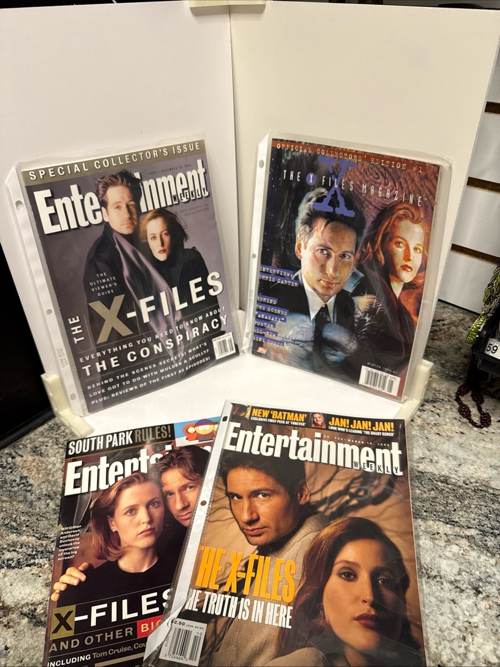 The X-Files Entertainment Weekly Magazine Lot - Black, White, Brown
